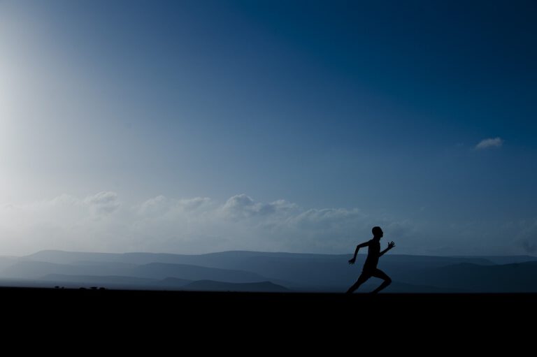 Read more about the article Morning Glory or Midnight Hustle: Unveiling the Best Time to Sweat